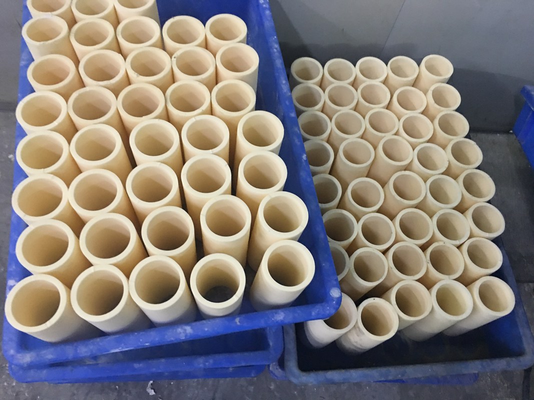 High Purity 99 Alumina Ceramic Furnace Tube 2.5mm Shock Resistant