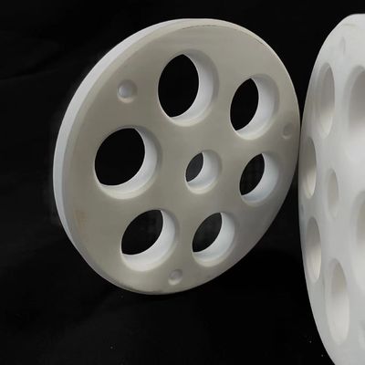 10.7Gpa 1300C 95 Alumina Ceramic Plate Al2o3 Perforated Ceramic Plate